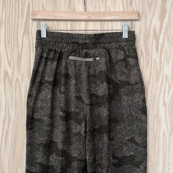 Feat Roam Joggers in Combat Sz XS - Picture 6 of 10